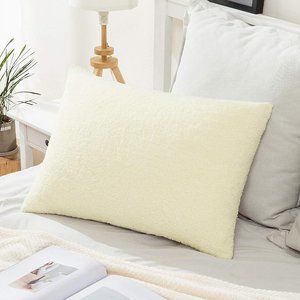 Size 20x26 inch cream white sherpa MIULEE pillow case